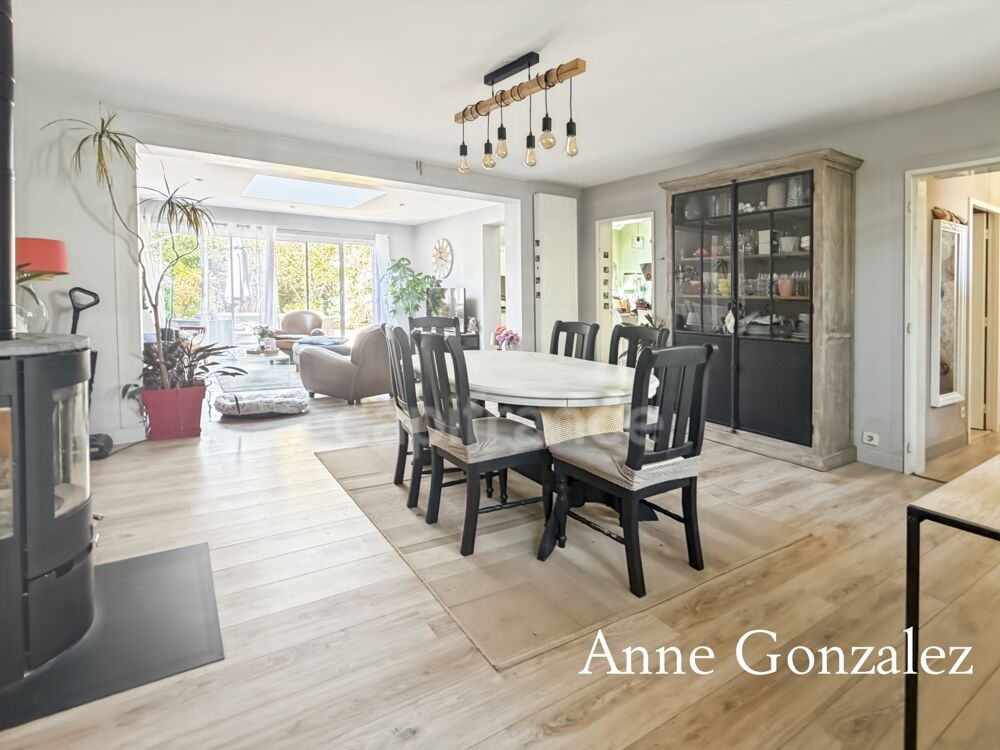 ORLEANS LA SOURCE, aux portes de la Sologne, à vendre maison familiale avec balcon, jardin clos sans vis-àvis et garage + trois