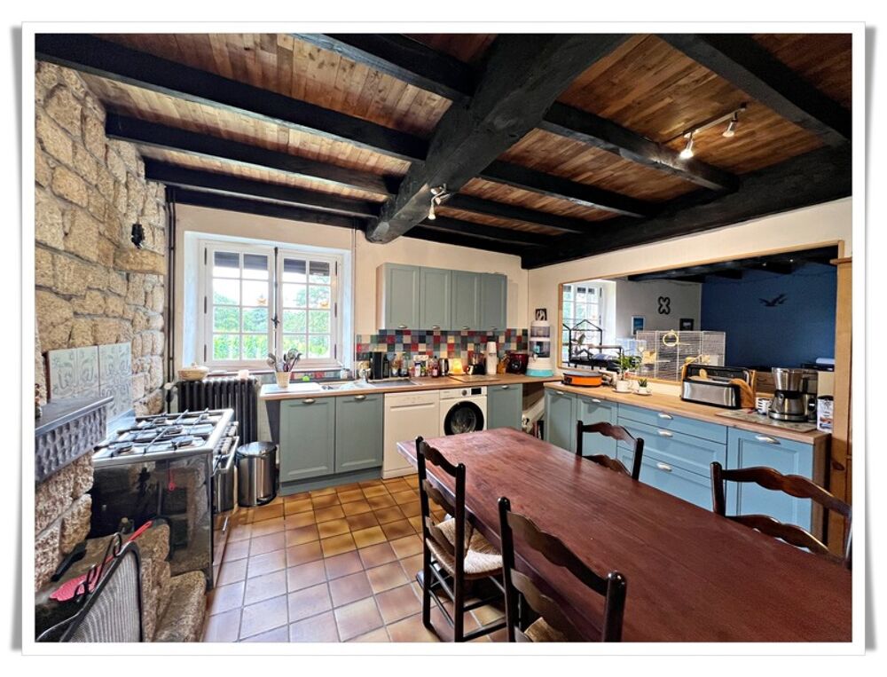 Maison à vendre 6 pièces PLUMELIAU (56) Propriété en pierre au coeur de la nature  Un cadre de vie enchanteur