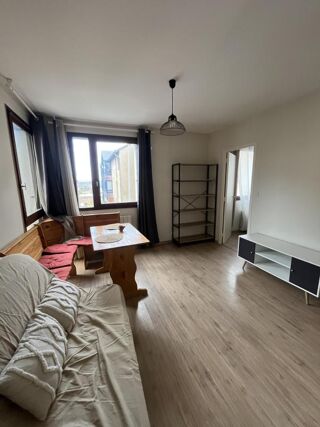  Appartement à louer 2 pièces 32 m²