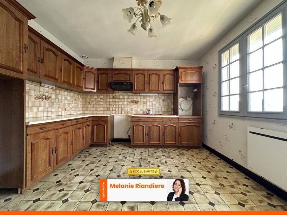 Vente Maison Maison familiale de 139 m², 4 chambres, bureau et 82 m2 de garage La fleche