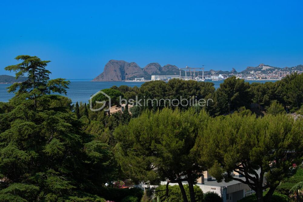 Appartement rénové avec terrasse et vue mer panoramique  La Ciotat