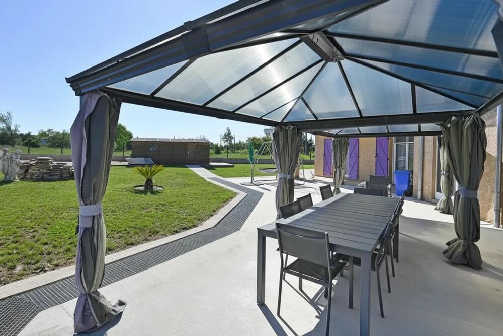Vente Maison Maison de 5 pièces de 119 m² à Saint-Remèze Saint remeze