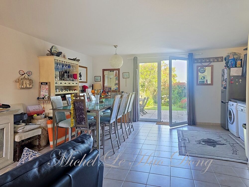 Charmante maison avec 03 chambres en duplex à CALVISSON (30420)