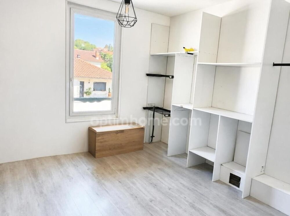 Vente Maison Maison de ville rénovée de 95 m² – 4 chambres – Cour et garage – Centre-ville RUELLE SUR TOUVRE (16) Ruelle sur touvre