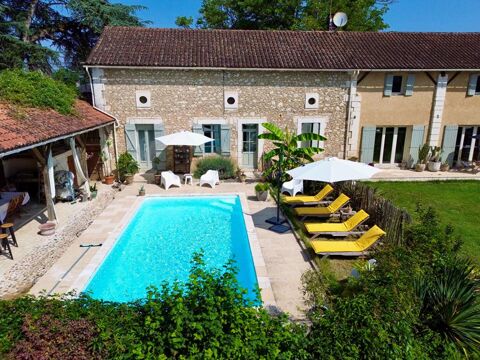  A vendre, superbe propri�t� de charme � BASSILLAC ET AUBEROCHE 24330 Maison - 10 pi�ce(s) - 250 m�
