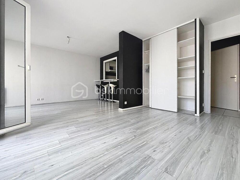 Un appartement moderne et lumineux avec vue sur Reims!