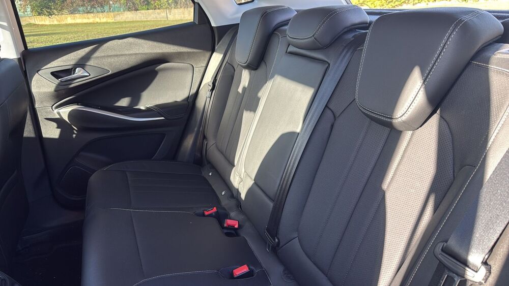 Grandland 1.6 Hybrid 300 AWD EAT8 Ultimate - Premi&egrave;re main Entretien c 2023 occasion 21000 Dijon