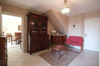  Maison  vendre 8 pices 220 m