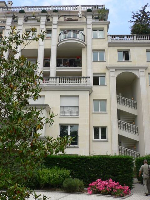   Appartement de 72m2 à louer sur Le Plessis-Robinson Appartement - 3 pièce(s) - 72 m²