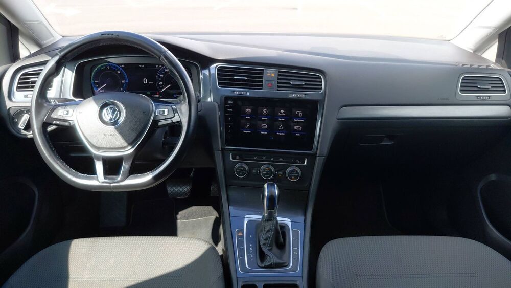 Golf 136 100 kWh E- - Automatique 2019 occasion 97460 Saint Paul