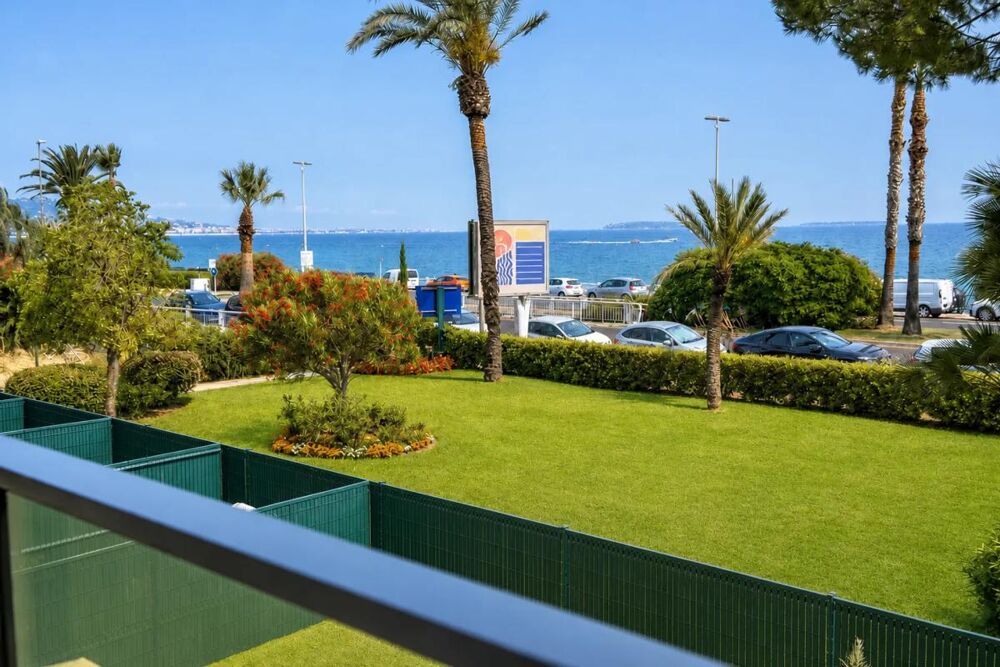 Vente Maison Appartement 2 pièces de 28 m² situé a Cannes front de mer Cannes