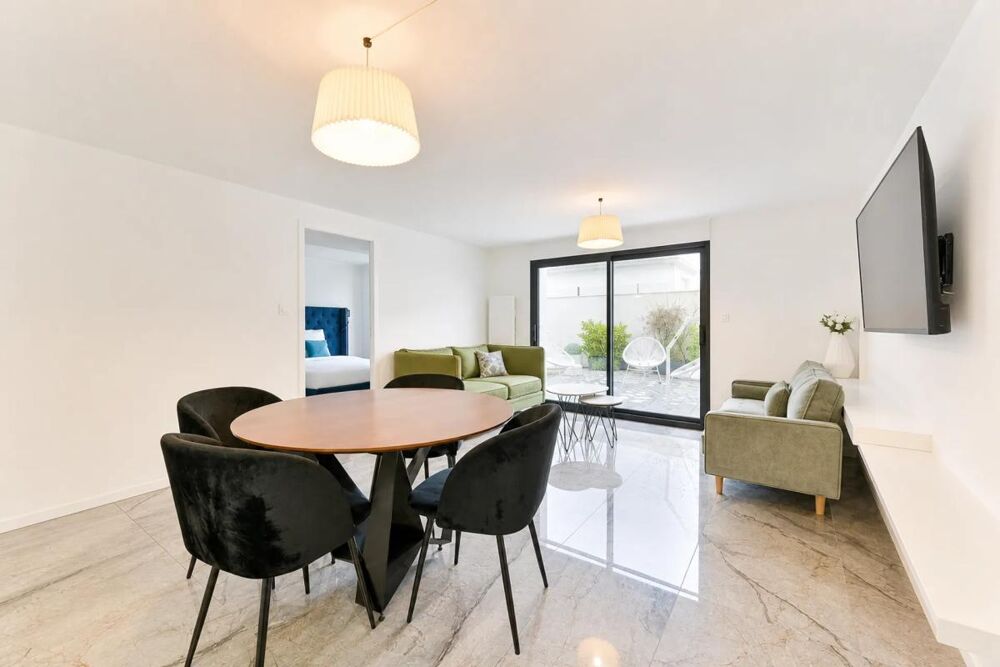 Basse-Goulaine : 450 m²