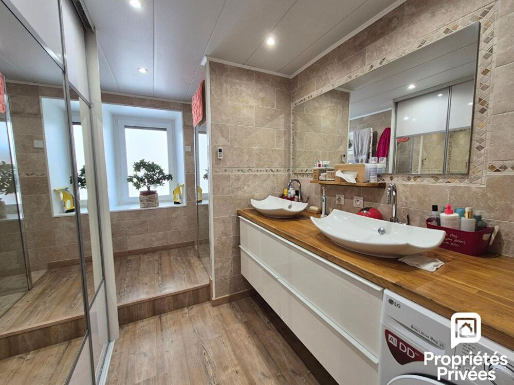 Collonges (01550) - Maison de village rénovée 4 pièces de 93 m² avec loggia et parking privatif