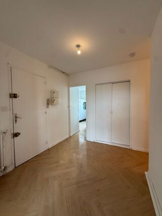  Appartement à louer 5 pièces 120 m²