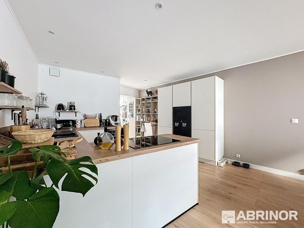 Vente Maison Idéalement située en hyper centre, cette adorable maison flamande ne ressemble à aucune autre… et c'est ce qui fait tout son cha Linselles