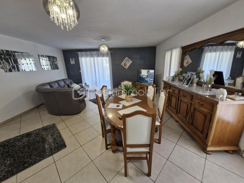 Charmante maison de 145m2 sur son terrain clos de 2224m2 dans un environnement calme à Mouleydier