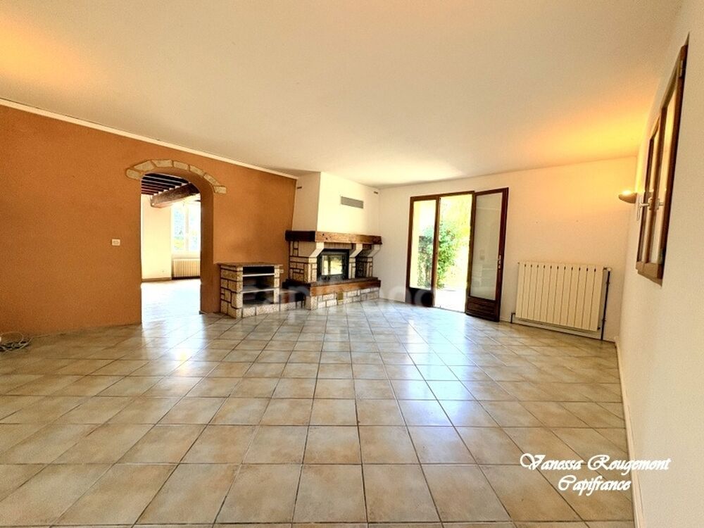 Maison familiale de 140 m² avec jardin arboré et dépendance  Poilly-sur-Tholon