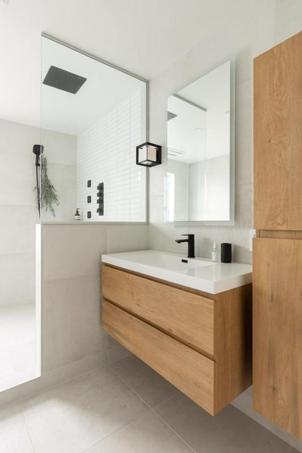 2 PIÈCES de 41m² + UN BALCON + PARKING - SURZUR