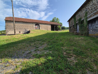  Remise / Grange � vendre 2 pi�ces 175 m� Ayrens