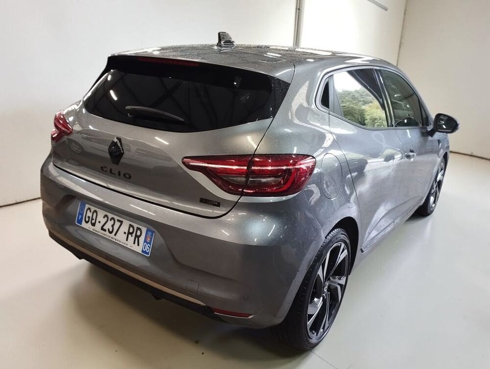 Clio V 1.6 GPF 145 HYBRID 94 ENGINEERED 2023 occasion 06640 Saint-Jeannet