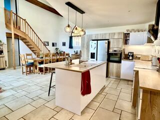  Maison à vendre 10 pièces 332 m²