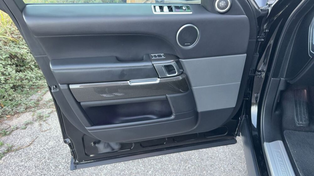 Range Rover II 5.0 575 BVA SVR - Entretien constructeur Toit ouvrant 2019 occasion 26000 Valence