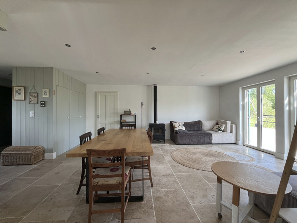 Maison à vendre 7 pièces 20min de SEMUR (21): 146m², 3 chambres, terrasse, piscine, terrain 2400m². Prix: 375 000€