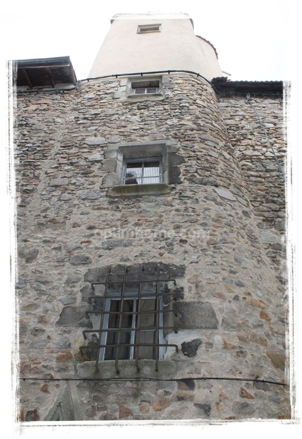 Maison à réhabiliter au centre de cette petite ville