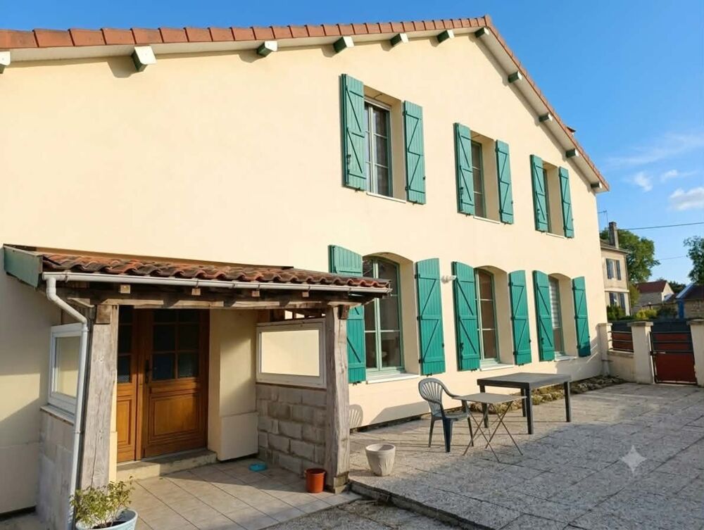 Vente Maison Maison de 128 m2 avec beaux volumes, jardin et dépendances Revigny sur ornain