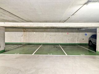  Parking / Garage  vendre 12 m