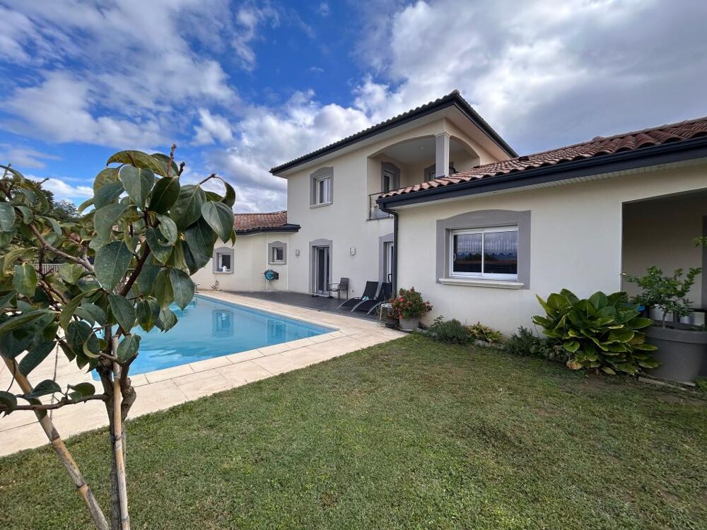 Maison de 2011 avec piscine, 5 chambres et 74 m² de séjour DPE A proche A7