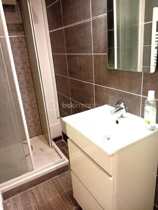  Immeuble à vendre 15 + pièces 429 m²