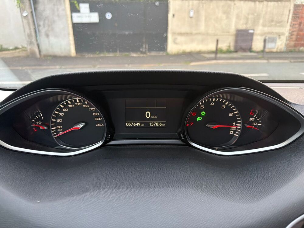 308 SW II 1.2 PureTech 130 Allure 2019 occasion 94800 Villejuif