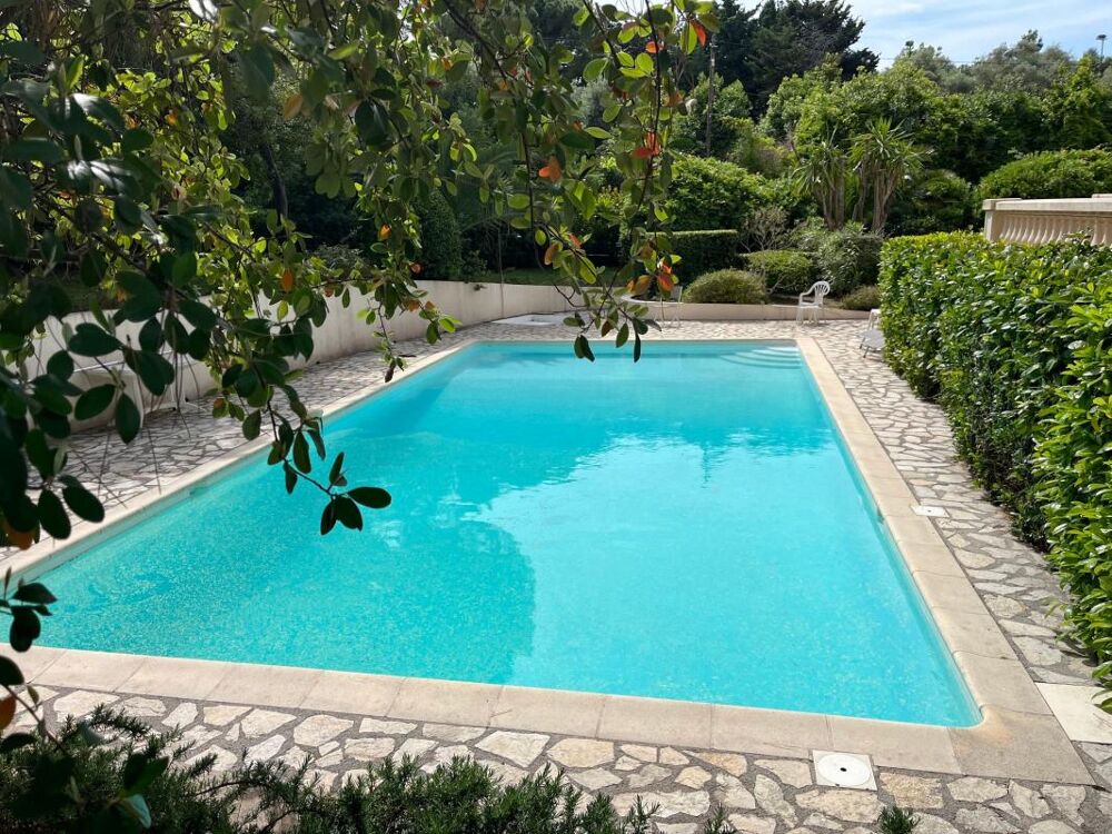 Vente Appartement Cap d'Antibes – Adresse confidentielle, grand appartement de caractère avec jardin et piscine Antibes