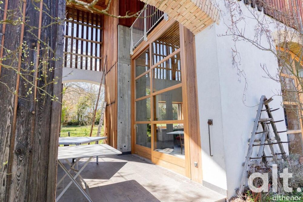 Bâtisse de caractère à Chavanod  8 pièces et terrain constructible