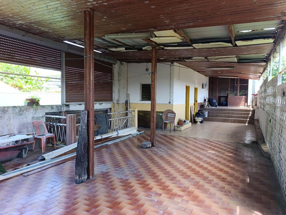 Vente Maison Immeuble Le Robert 7 pièce(s) 212,34  m2 IMMEUBLE À FORT POTENTIEL Le robert