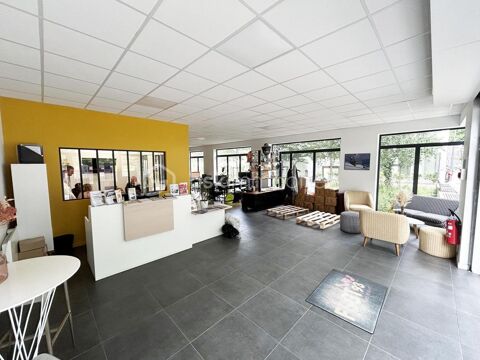 Local commercial am&eacute;nag&eacute; rue de Paris 4450 93000 Bobigny