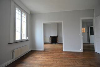  Appartement à louer 3 pièces 77 m²