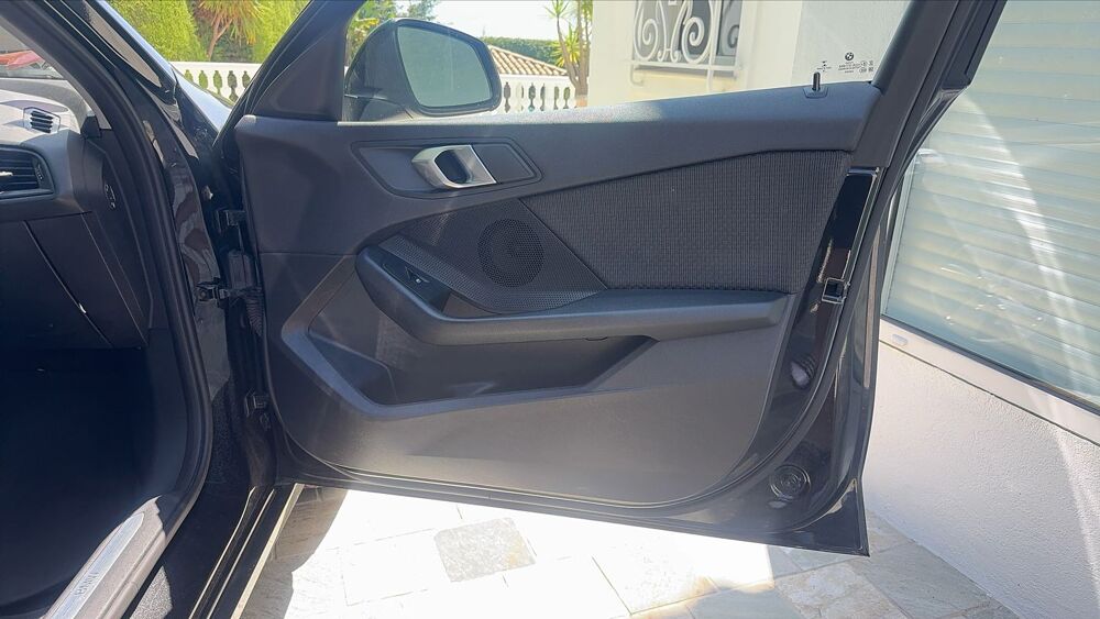 S&eacute;rie 1 118i 1.5 i DCT7 140 cv Business Design - Automatique 2019 occasion 06270 Villeneuve Loubet