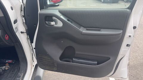 Navara 2.5 dCi 190 4WD Double Cabine 2015 occasion 38300 Bourgoin Jallieu