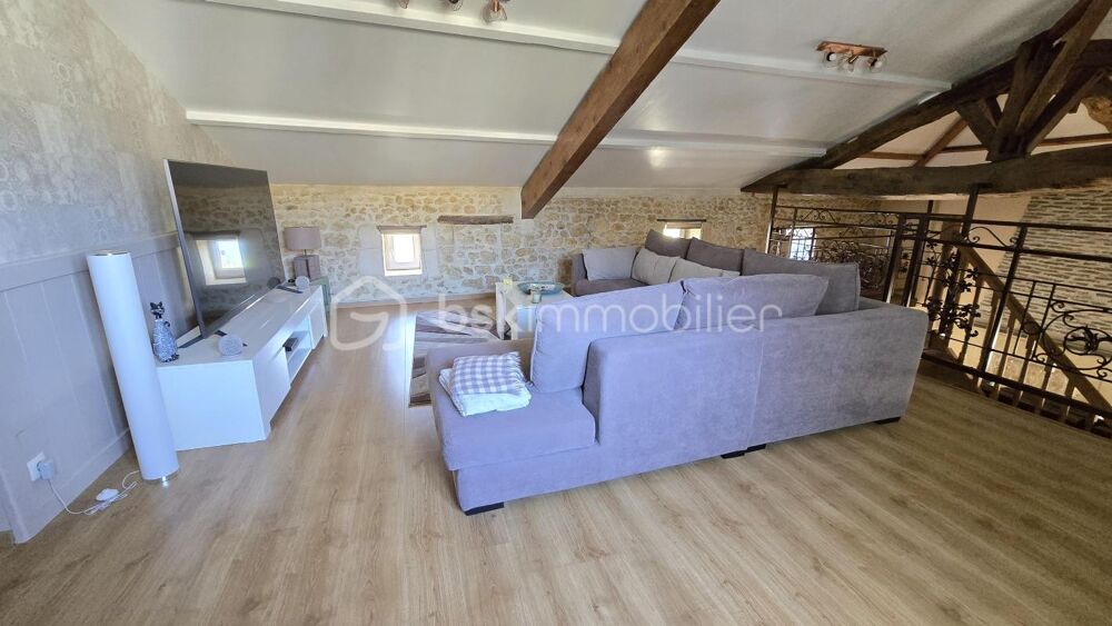 Maison en pierre avec piscine et climatisation