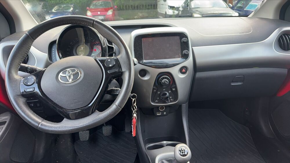 Aygo II 1.0 VVT-I 69 X-Cite - 4 places 2015 occasion 38200 Vienne