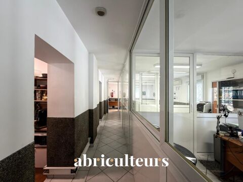   Entrepôt & Bâtiment Commercial zone d'activité dynamique près de l'A8 en vente Le Muy (83490) 
