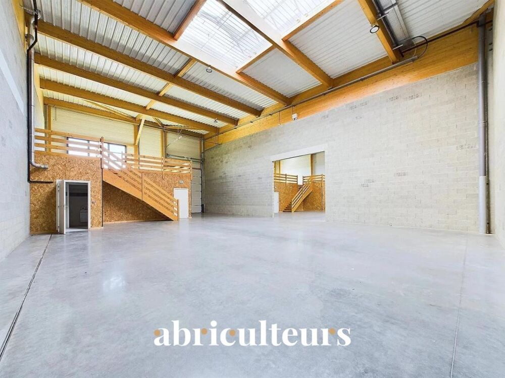   À louer : un vaste local d'activité de 720 m² implanté sur la commune de Gellainville (28630), aux portes de Chartres Gellainville