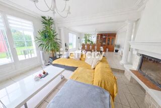 Maison 9 pièces 230 m² · à Acigné · 230 m² · 494 000 €