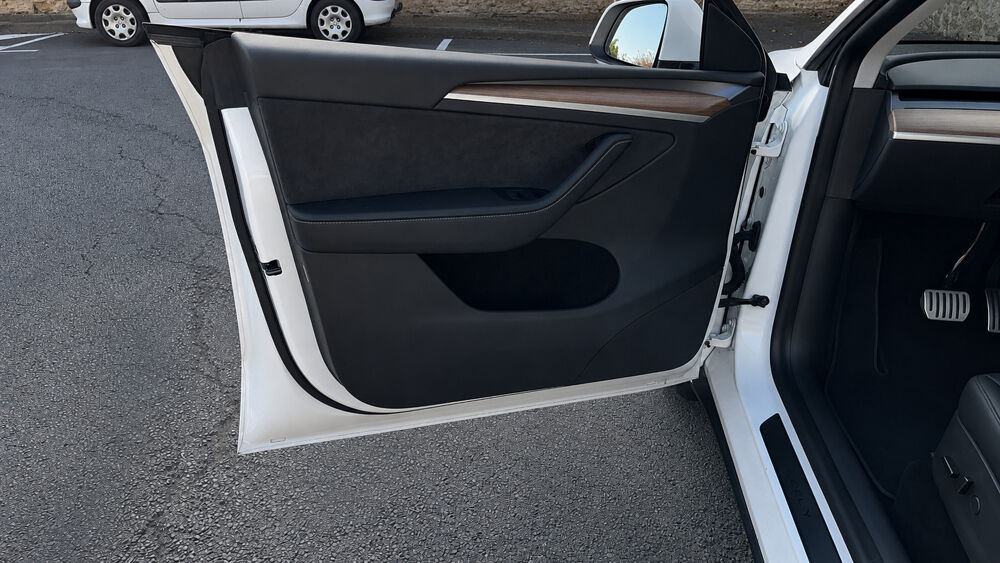 Model Y 300 cv Premium - Premi&egrave;re main Garantie constructeur 2023 occasion 72000 Le Mans