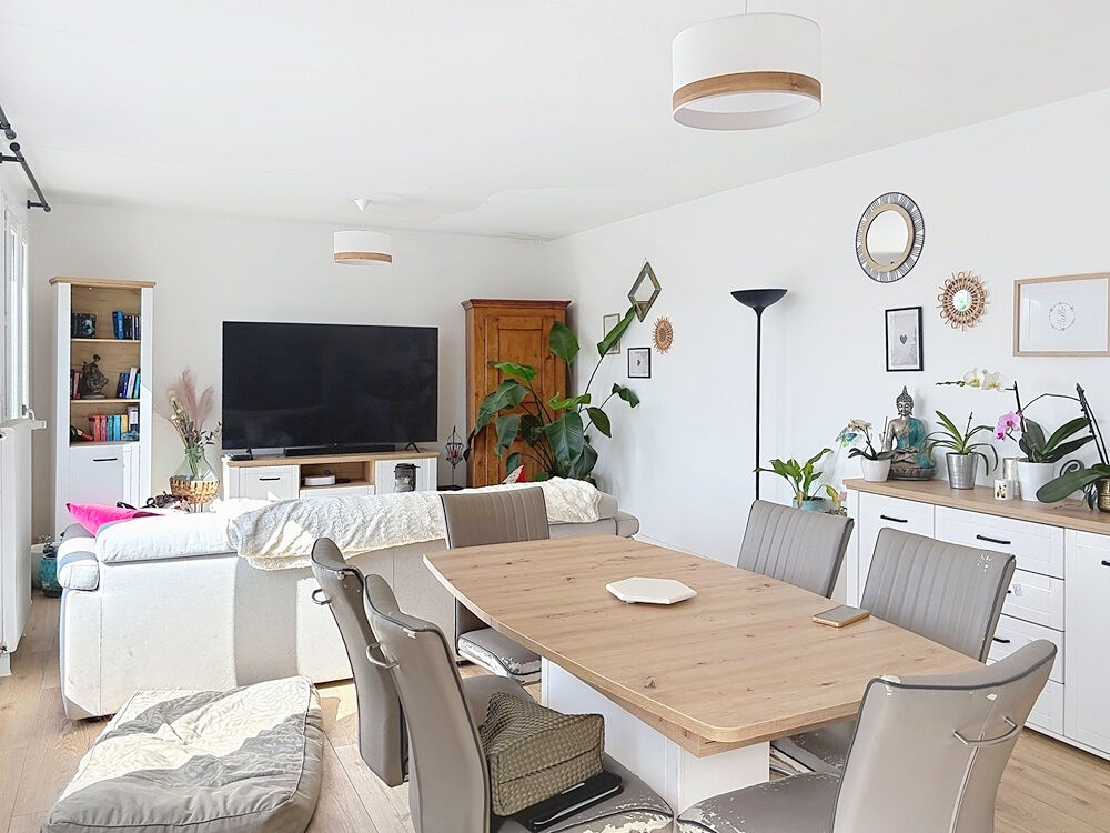 Maison sur sous sol aménagé- 3 chambres- terrasse abritée- jardin clos