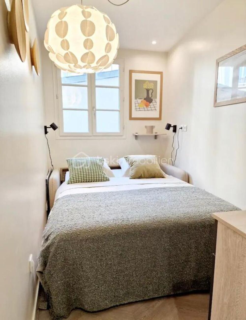 Un studio au premier étage dans une petite copropriété refait a neuf et meublé