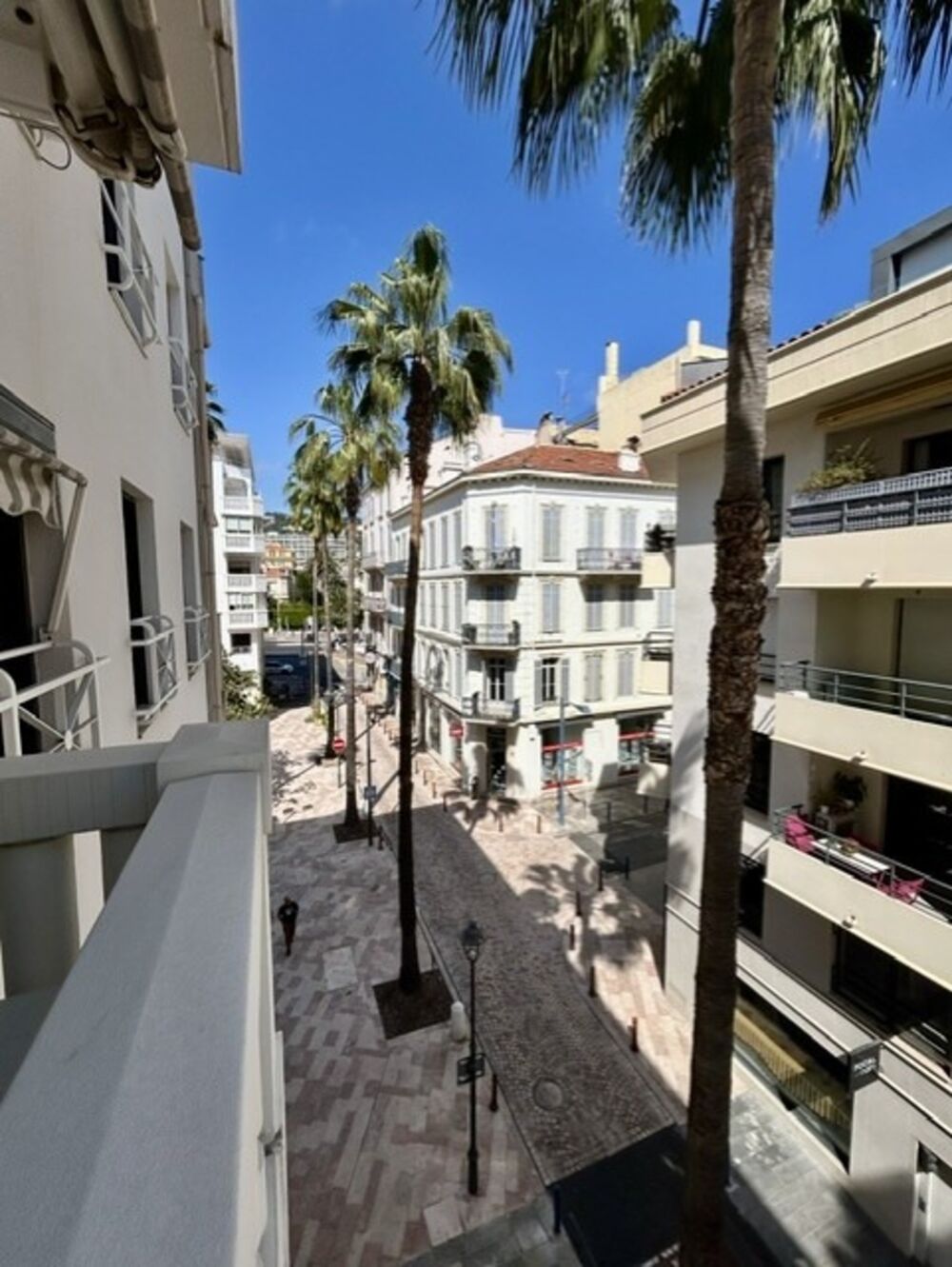 Vente Appartement En résidence Sénior Appartement large studio avec balcon climatisation Cannes
