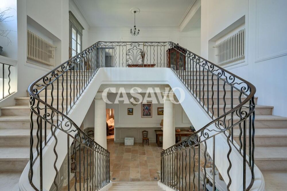 � vendre  Propri�t�/ch�teau Arles (13200)